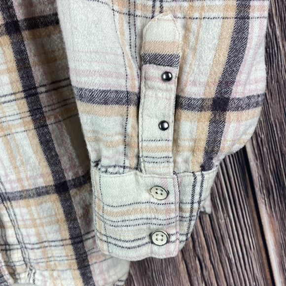 We The Free- Cream Colored Flannel W/ Pink, Tan & Gray Stripes- Size Extra Small - Picture 4 of 10